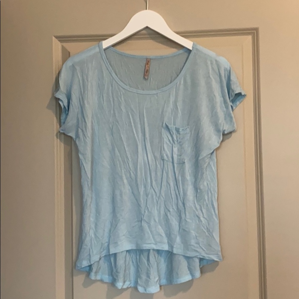 Light blue cropped tee